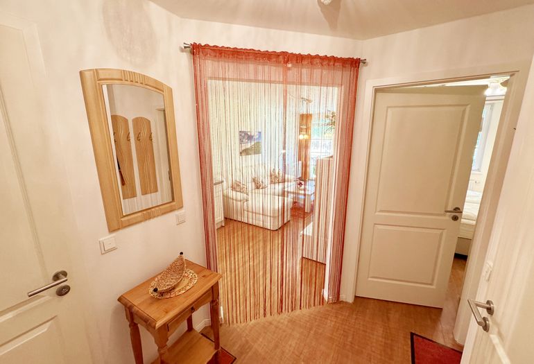 Flurbereich mit Zugang zum Schlafzimmer