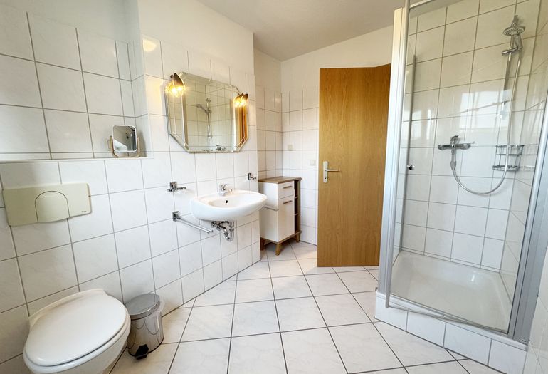 Badezimmer mit Waschbecken Badezimmer mit Waschbecken