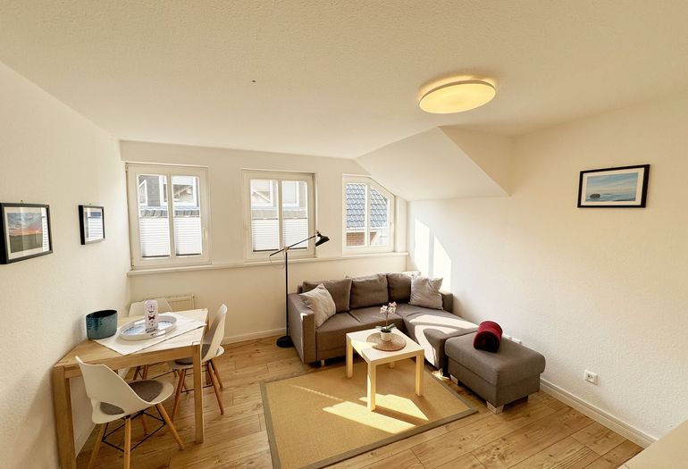 freundlicher Wohnbereich