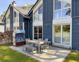 Ferienhaus Blaue Welle mit Terrasse