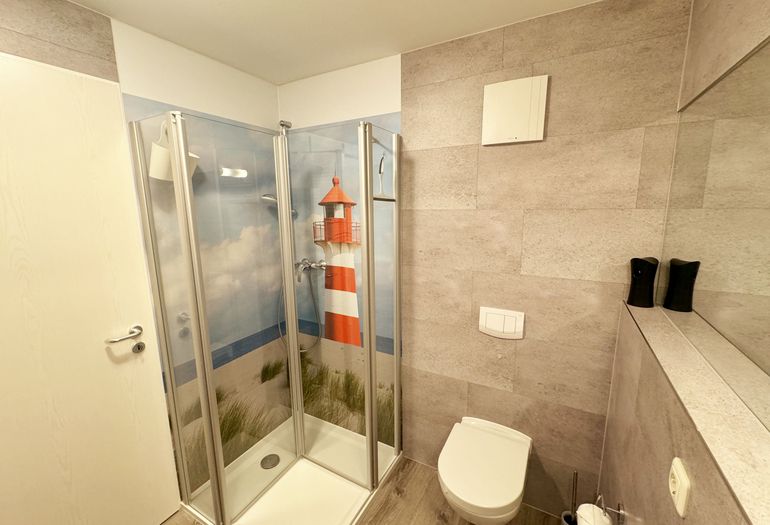 Badezimmer mit ebenerdiger Dusche Badezimmer mit ebenerdiger Dusche