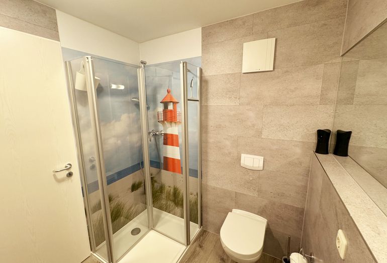 Badezimmer mit ebenerdiger Dusche Badezimmer mit ebenerdiger Dusche