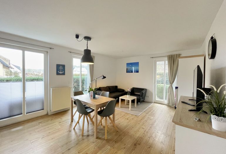 Wohnzimmer mit TV Wohnzimmer mit TV
