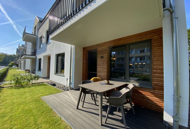 bestuhlte Terrasse lädt zum Entspannen ein bestuhlte Terrasse lädt zum Entspannen ein