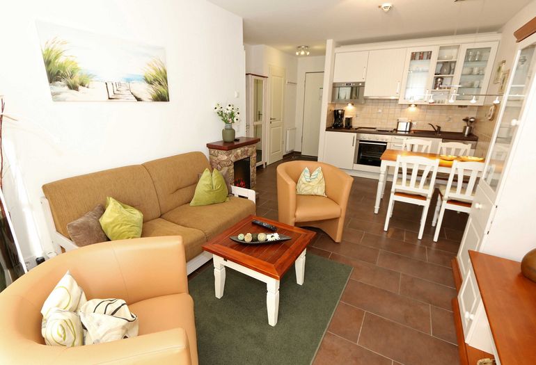 gemütliche Couch mit 2 Sessel