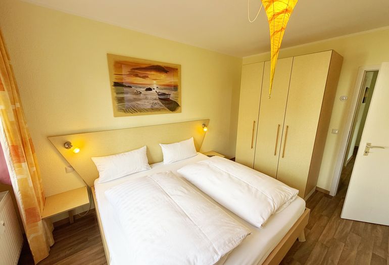 Villa Störtebeker Whg. 13 - Schlafzimmer Villa Störtebeker Whg. 13 - Schlafzimmer