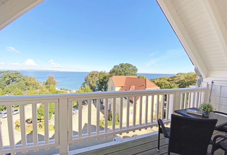 Balkon mit Blick auf die Ostsee Balkon mit Blick auf die Ostsee