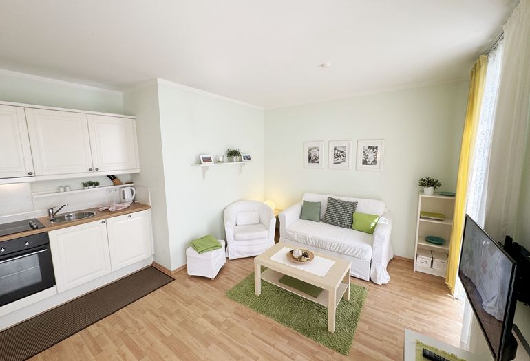 Wohn-/Essbereich mit Blick von der Balkontür Wohn-/Essbereich mit Blick von der Balkontür