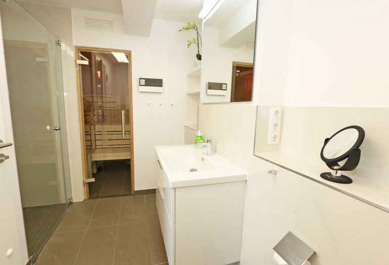 Badezimmer mit Sauna