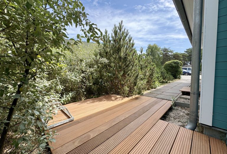 Weg zum Eingangsbereich Weg zum Eingangsbereich