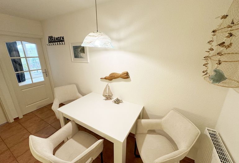 Essplatz vom Wohnbereich getrennt