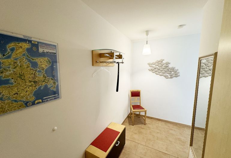 Flurbereich mit Sitzmöglichkeit Flurbereich mit Sitzmöglichkeit