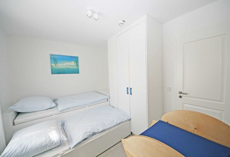 2. Schlafzimmer mit Kojen Bett 2. Schlafzimmer mit Kojen Bett