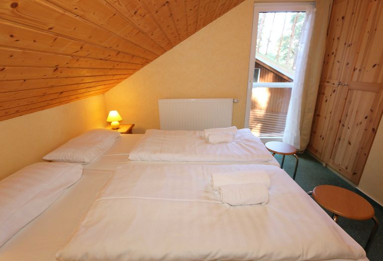 1. Schlazimmer mit Einbauschrank 1. Schlazimmer mit Einbauschrank