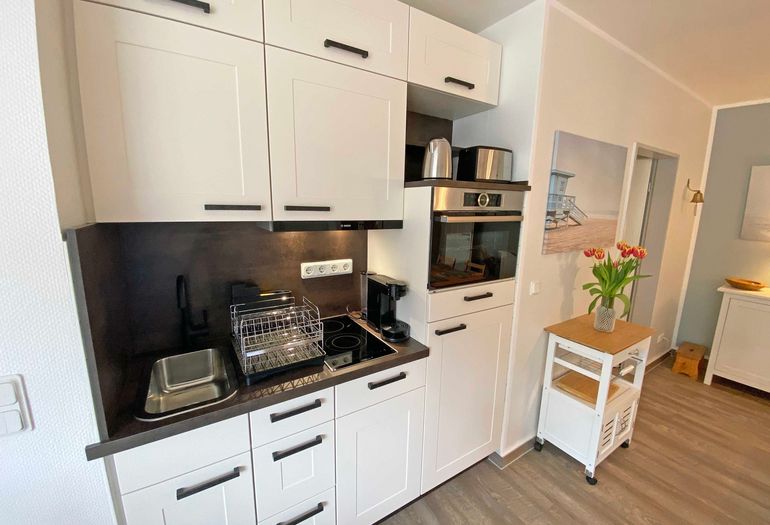 Küchenzeile mit Backofen Küchenzeile mit Backofen