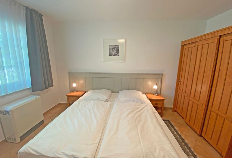 1. Schlafzimmer mit Doppelbett 1. Schlafzimmer mit Doppelbett