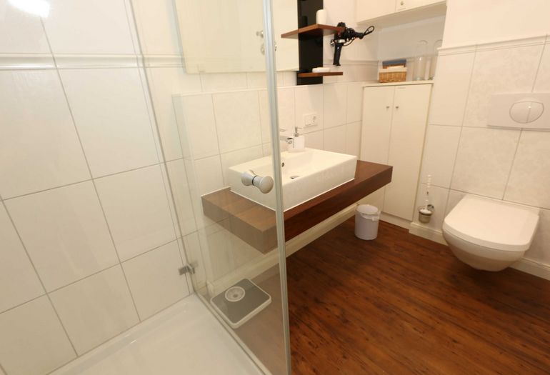 Badezimmer mit Waschbecken
