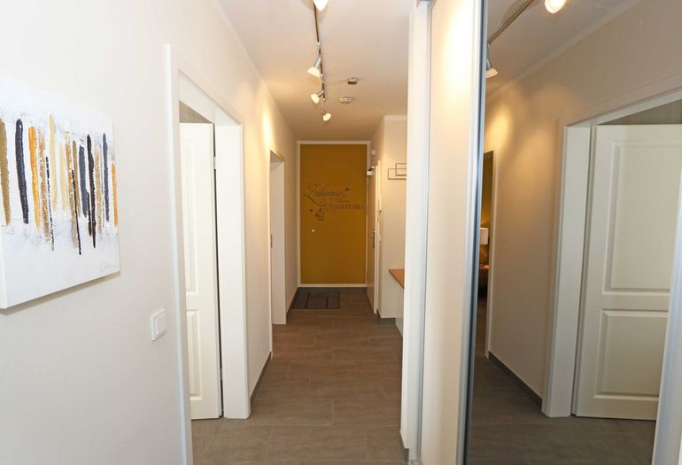 Flurbereich mit Garderobe Flurbereich mit Garderobe