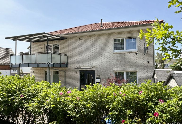 Villa Gina - Blick auf die obere Wohnung mit Balkon