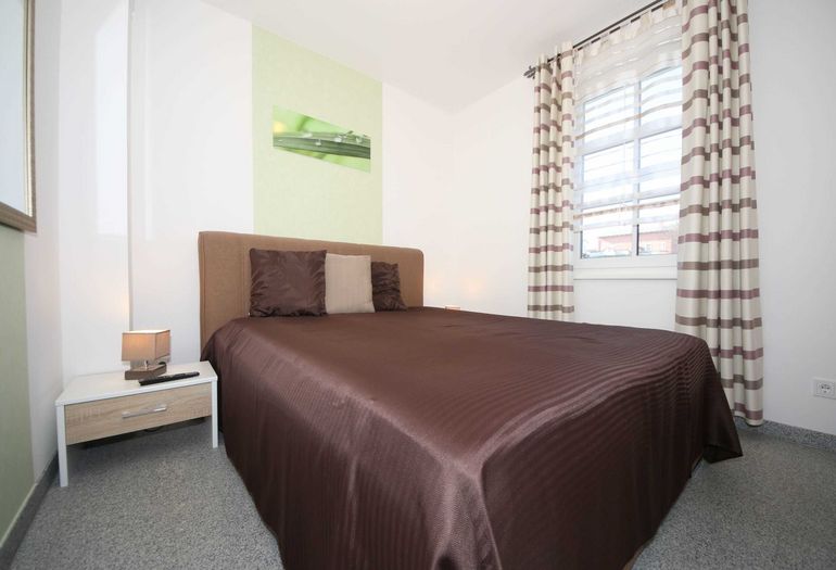 1. Schlafzimmer mit Doppelbett 1. Schlafzimmer mit Doppelbett