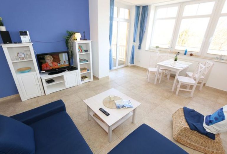 Wohnbereich mit TV Wohnbereich mit TV