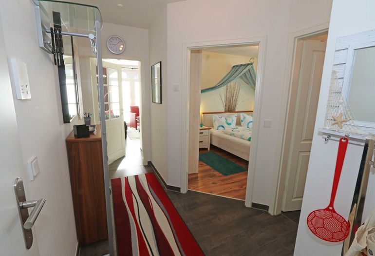 Flurbereich mit Garderobe Flurbereich mit Garderobe