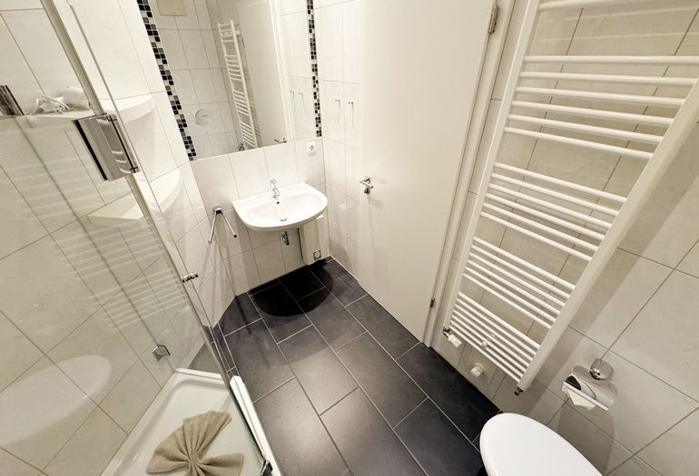 Badezimmer angrenzend am 2. Schlafzimmer