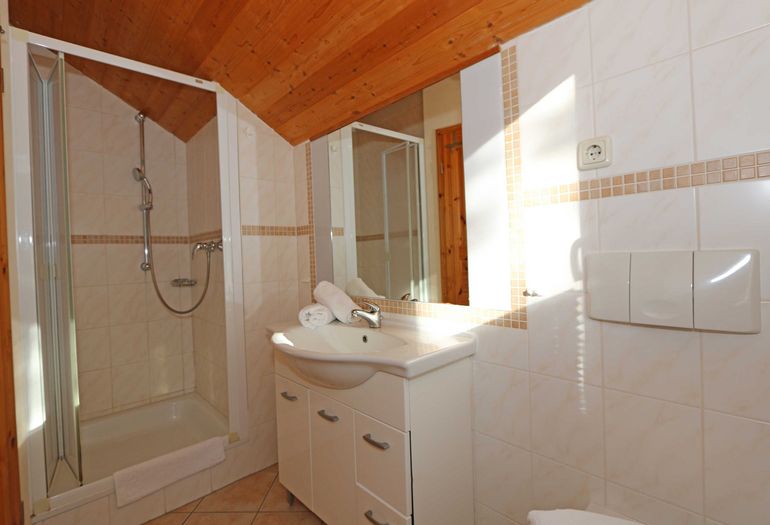 1. Duschbad 1. Duschbad