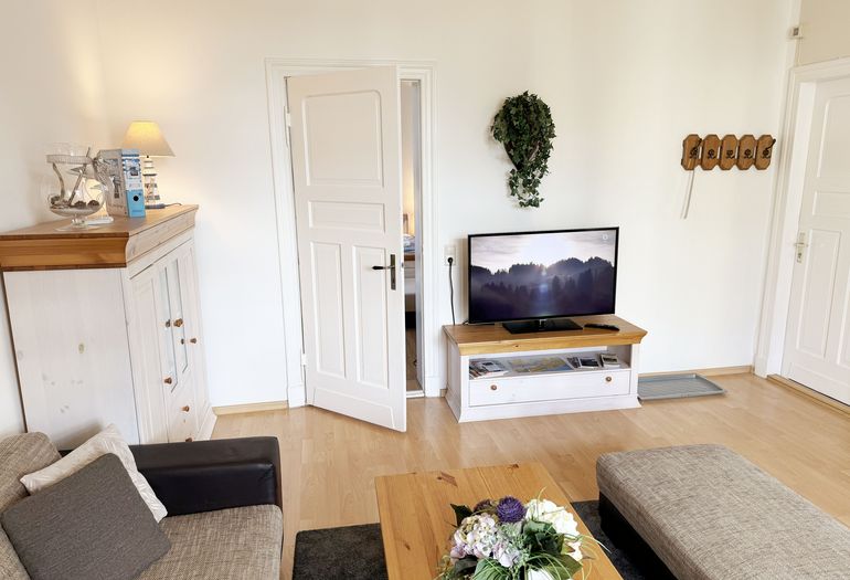 Wohnbereich mit TV Wohnbereich mit TV