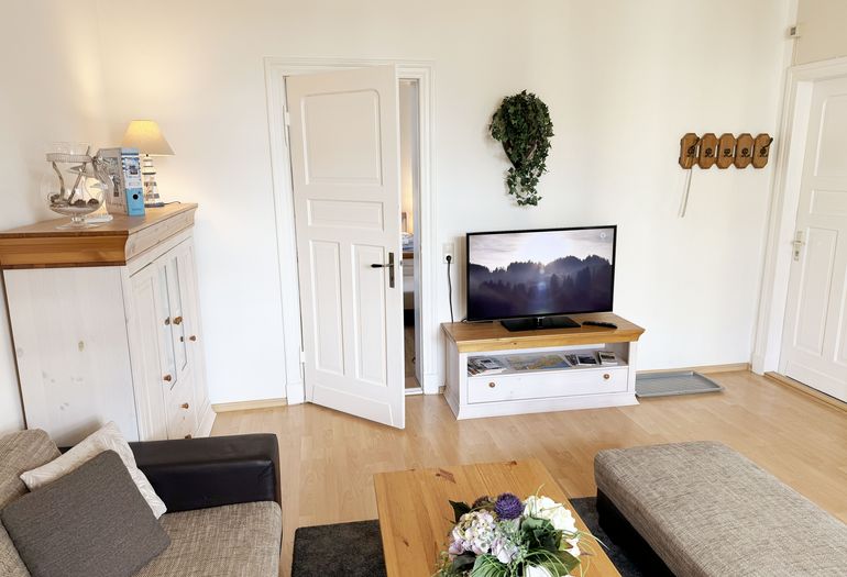 Wohnbereich mit TV Wohnbereich mit TV