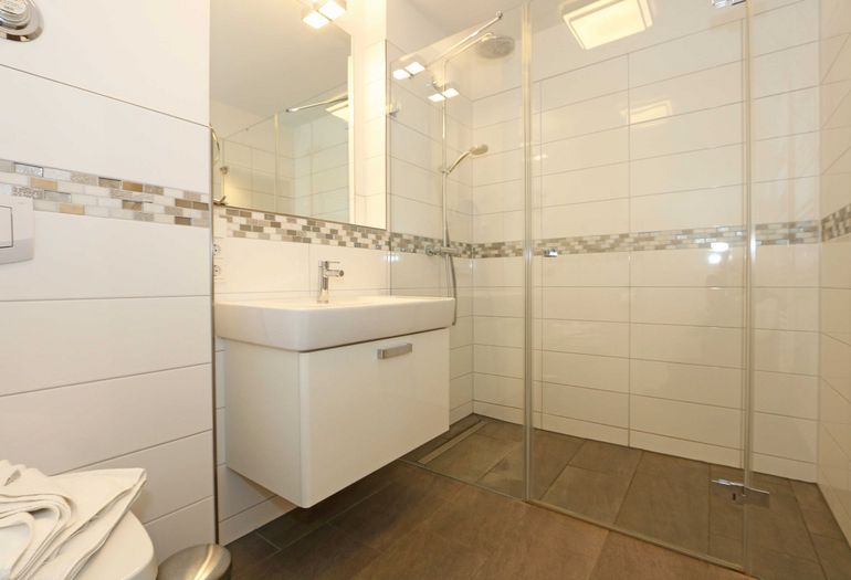 Badezimmer mit Waschbecken