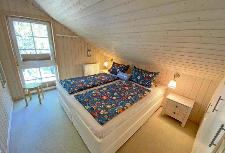 1. Schlafzimmer mit Kleiderschrank 1. Schlafzimmer mit Kleiderschrank