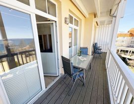 Villa Bergfrieden - Whg. 06 mit Balkon & Meerblick