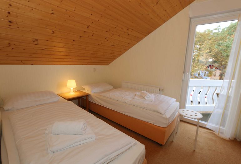 2. Schlafzimmer mit Zugang zum Balkon 2. Schlafzimmer mit Zugang zum Balkon