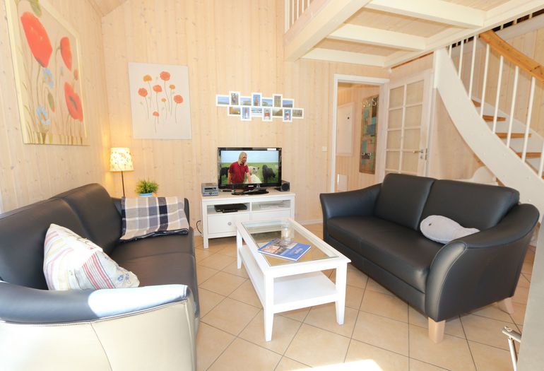 Ferienhaus Sandkörnchen - kombinierter Wohn- und Essbereich