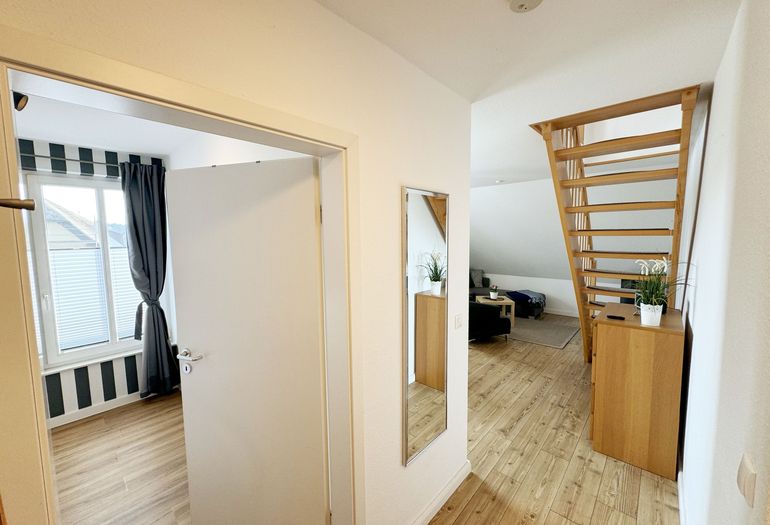 Flurbereich mit Zugang zum unteren Schlafzimmer Flurbereich mit Zugang zum unteren Schlafzimmer