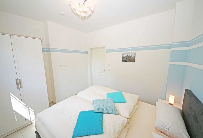 2. Schlafzimmer mit Doppelbett