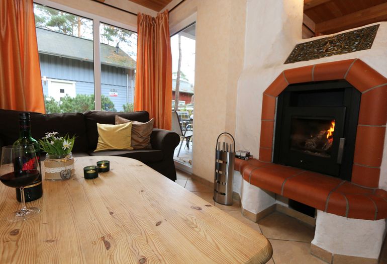 Wohnbereich mit Kamin