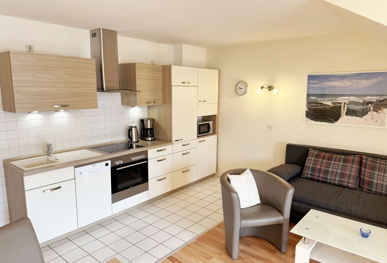 Blick auf die moderne Küchenzeile