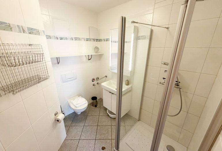 Dünenhaus Göhren Whg. 01 - Duschbad Dünenhaus Göhren Whg. 01 - Duschbad