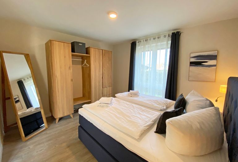 1.Schlafzimmer mit großem Kleiderschrank 1.Schlafzimmer mit großem Kleiderschrank