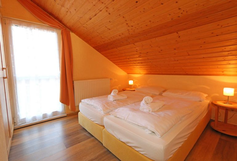 2. Schlafzimmer mit Doppelbett