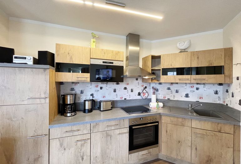 Moderne Küchenzeile zum gemeinsamen Kochen Moderne Küchenzeile zum gemeinsamen Kochen