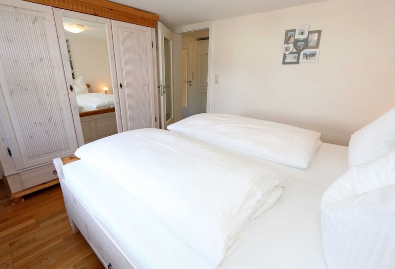 Schlafzimmer mit Doppelbett Schlafzimmer mit Doppelbett