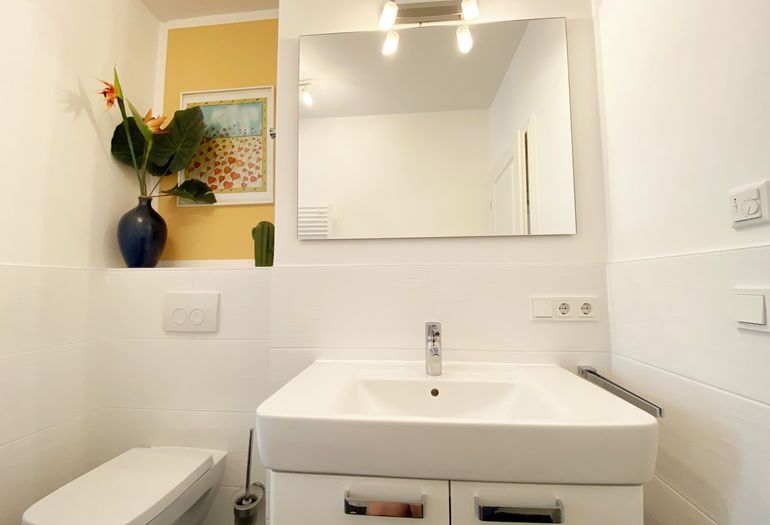 Badezimmer mit Waschbecken