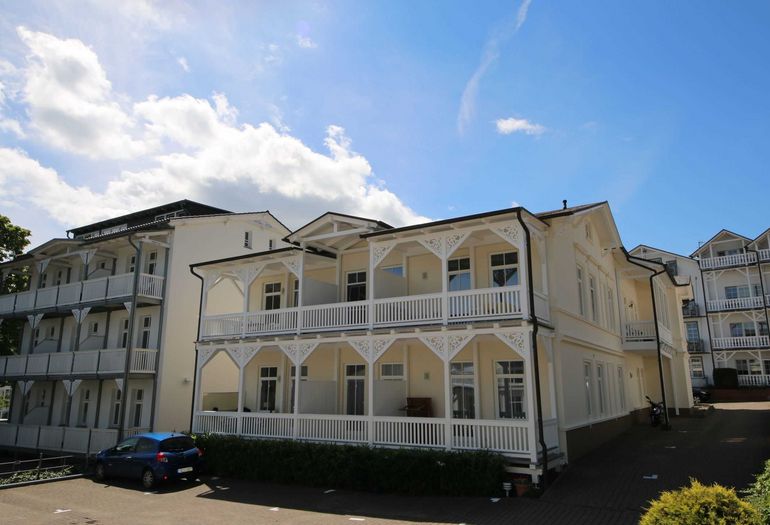 seitlicher Blick auf die Villa Heimkehr seitlicher Blick auf die Villa Heimkehr