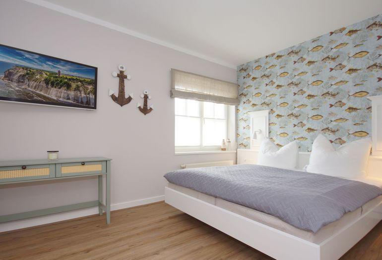 Schlafzimmer mit Doppelbett