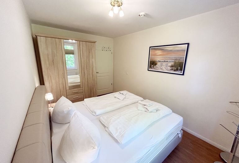 Schlafzimmer mit Kleiderschrank Schlafzimmer mit Kleiderschrank