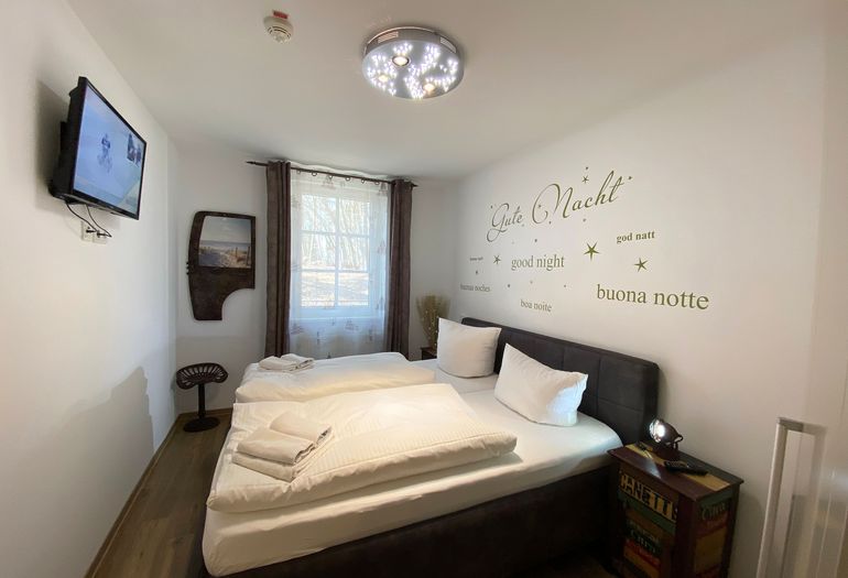Schlafzimmer mit Doppelbett Schlafzimmer mit Doppelbett