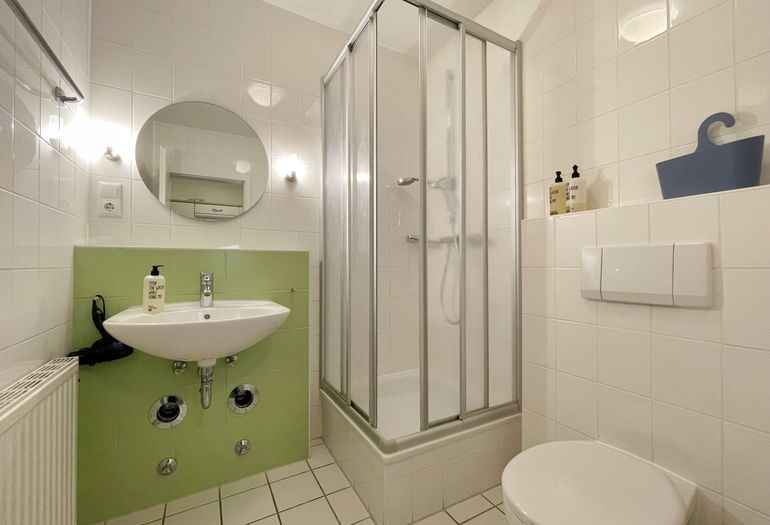 Badezimmer mit Dusche Badezimmer mit Dusche